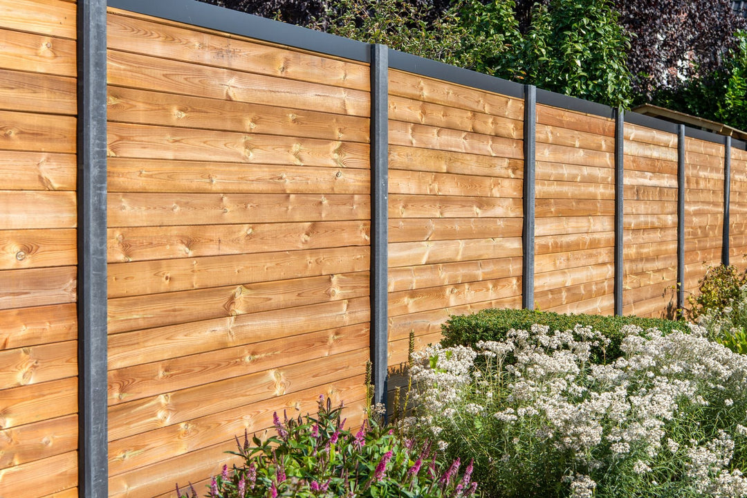 Zelf een schutting bouwen? Zo doe je dat stap voor stap